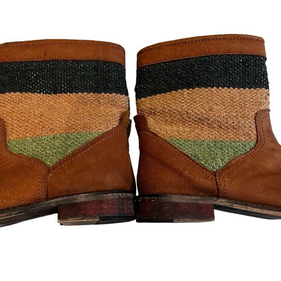 Seychelles Cowboy Leather and Woven Fabric Boots, Sz 10 - Picture 11 of 12